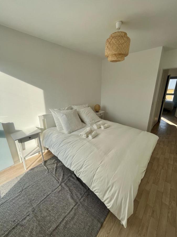Modern And Bright Apartment Near Paris La Courneuve Buitenkant foto