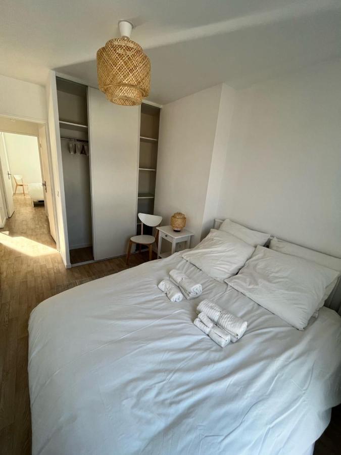 Modern And Bright Apartment Near Paris La Courneuve Buitenkant foto