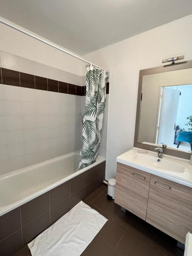 Modern And Bright Apartment Near Paris La Courneuve Buitenkant foto